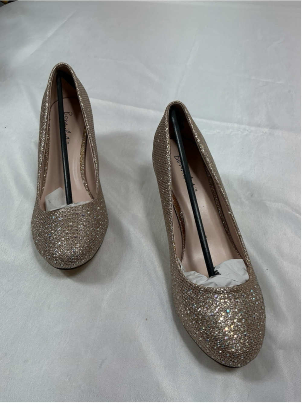 Womans New Bonnibel Wanda Slipon Glitter Dress Pumps Size 9 Champagne